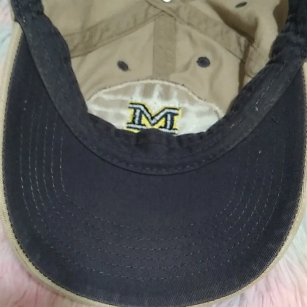 Vintage The University Of Michigan Wolverines Adjustable Back Hat UNISEX
